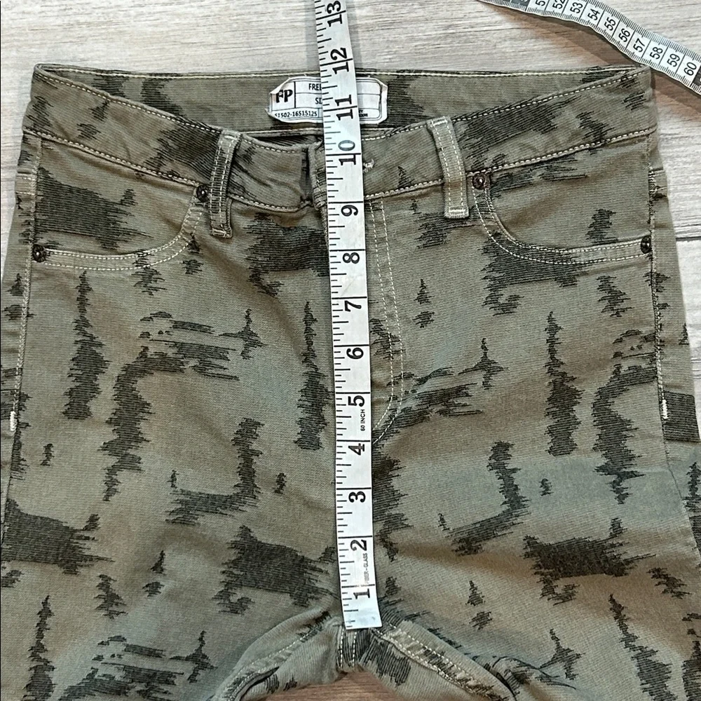 Free People Green skinny ankle jeans size 28